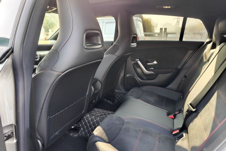 Used Mercedes-Benz CLA 2024 CLA 200 Shooting Brake Interior 4