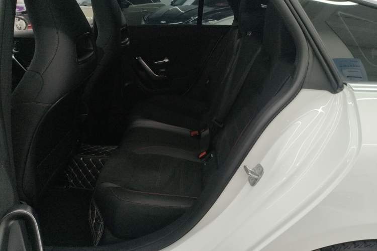 Used Mercedes-Benz CLA 2024 CLA 200 Shooting Brake Interior 4