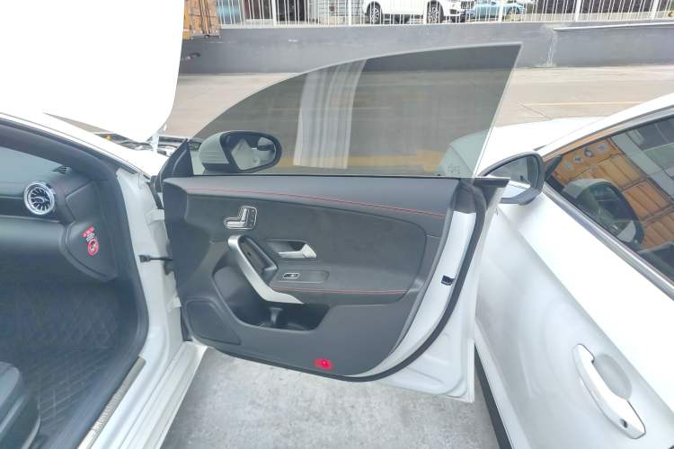 Used Mercedes-Benz CLA 2024 CLA 200 Shooting Brake Interior 5
