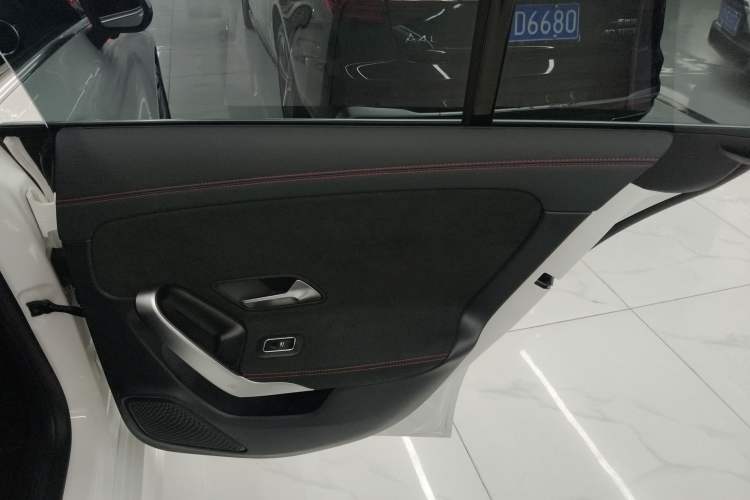 Used Mercedes-Benz CLA 2024 CLA 200 Shooting Brake Interior 6