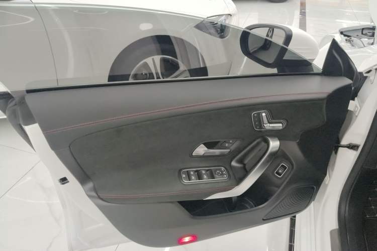 Used Mercedes-Benz CLA 2024 CLA 200 Shooting Brake Interior 7