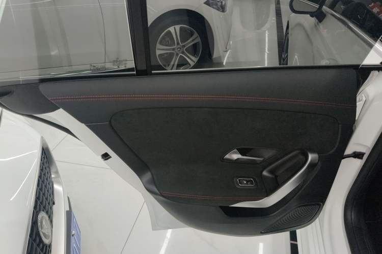 Used Mercedes-Benz CLA 2024 CLA 200 Shooting Brake Interior 8