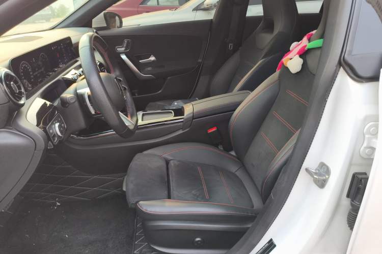 Used Mercedes-Benz CLA 2024 CLA 200 Shooting Brake Left Front Seat