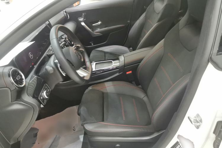 Used Mercedes-Benz CLA 2024 Facelifted CLA 200 Shooting Brake Left Front Seat