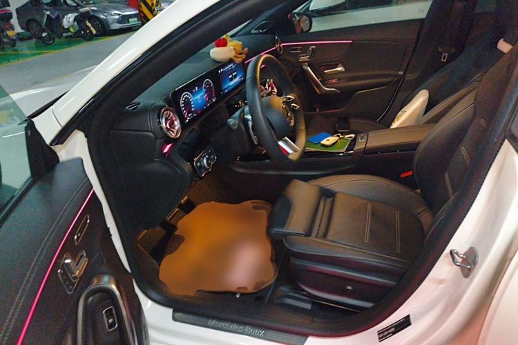 Used Mercedes-Benz CLA 2024 Facelifted CLA 260 4MATIC Shooting Brake Left Front Seat