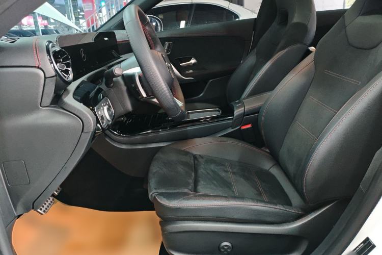 Used Mercedes-Benz CLA 2024-Year Facelifted CLA 200 Left Front Seat