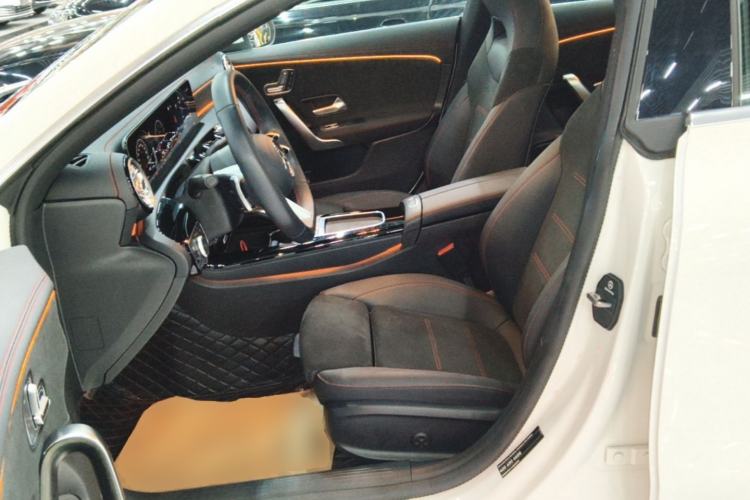 Used Mercedes-Benz CLA 2024-Year Facelifted CLA 200 Left Front Seat