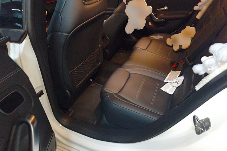 Used Mercedes-Benz CLA 2024 Facelifted CLA 260 4MATIC Shooting Brake Left Rear Seat