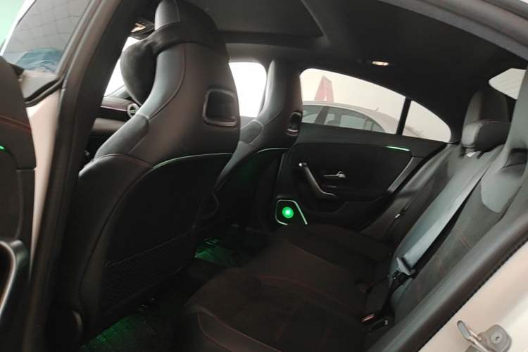 Used Mercedes-Benz CLA 2024-Year Facelifted CLA 200 Left Rear Seat