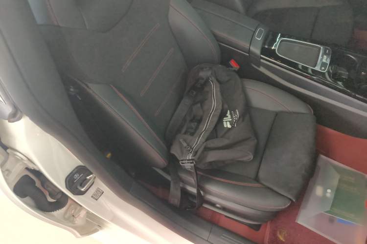Used Mercedes-Benz CLA 2024-Year Facelifted CLA 200 Right Front Seat