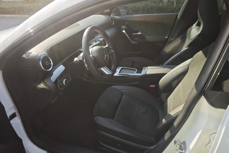 Used Mercedes-Benz CLA 2024 CLA 200 Shooting Brake Right Front Seat