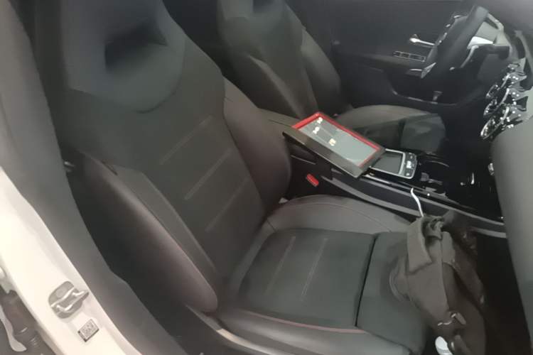 Used Mercedes-Benz CLA 2024-Year Facelifted CLA 200 Right Front Seat