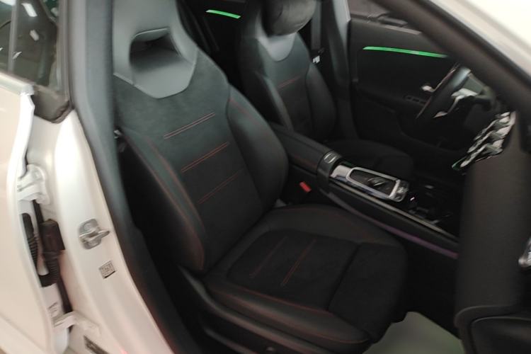 Used Mercedes-Benz CLA 2024-Year Facelifted CLA 200 Right Front Seat