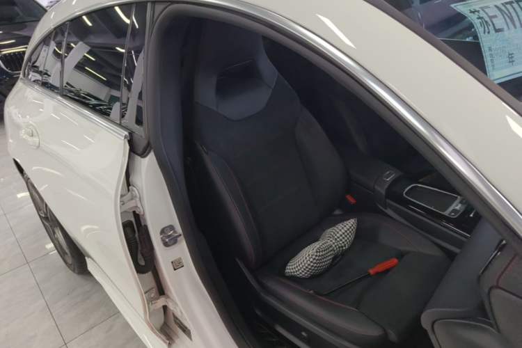 Used Mercedes-Benz CLA 2024 CLA 200 Shooting Brake Right Front Seat
