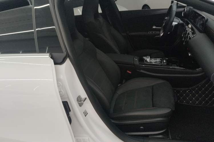 Used Mercedes-Benz CLA 2024 CLA 200 Shooting Brake Right Front Seat