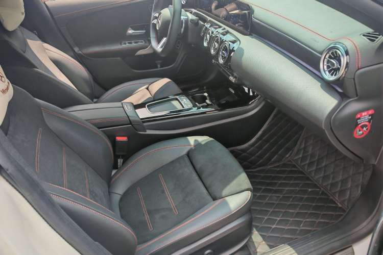Used Mercedes-Benz CLA 2024 CLA 200 Shooting Brake Right Front Seat