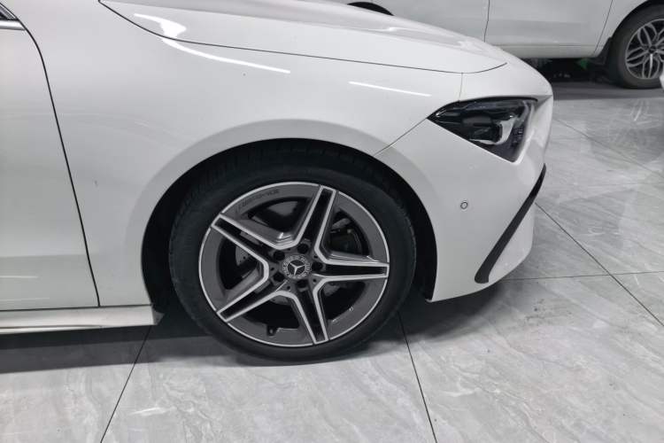 Used Mercedes-Benz CLA 2024 CLA 200 Right Front Wheel Hub