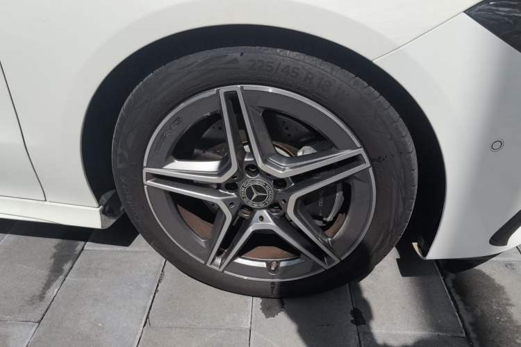 Used Mercedes-Benz CLA 2024-Year Facelifted CLA 200 Right Front Wheel Hub