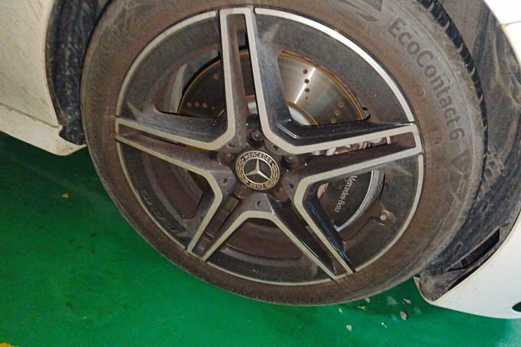 Used Mercedes-Benz CLA 2024 Facelifted CLA 260 4MATIC Shooting Brake Right Front Wheel Hub