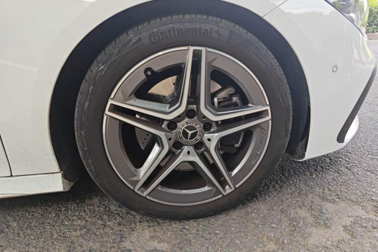 Used Mercedes-Benz CLA 2024-Year Facelifted CLA 200 Right Front Wheel Hub