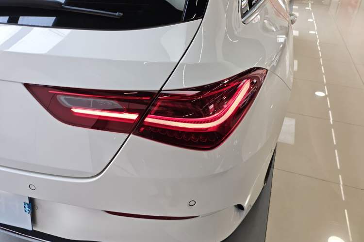 Used Mercedes-Benz CLA 2024 Facelifted CLA 200 Shooting Brake Right Rear Taillight
