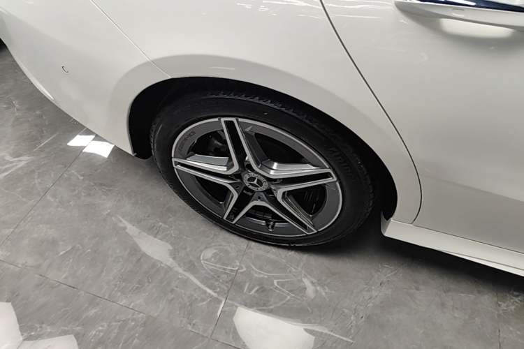 Used Mercedes-Benz CLA 2024 Facelifted CLA 200 Shooting Brake Right Rear Wheel Hub