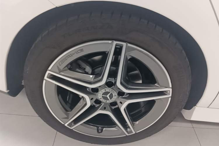 Used Mercedes-Benz CLA 2024 CLA 200 Right Rear Wheel Hub