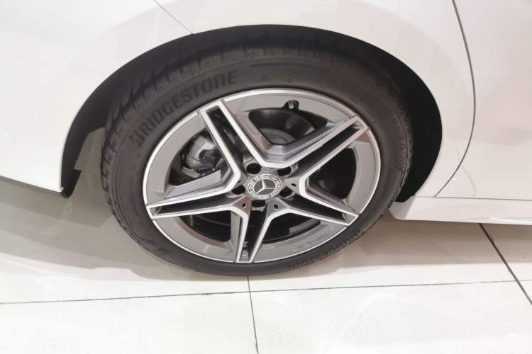 Used Mercedes-Benz CLA 2024 Facelifted CLA 200 Shooting Brake Right Rear Wheel Hub