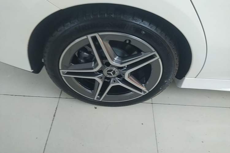 Used Mercedes-Benz CLA 2024 CLA 200 Right Rear Wheel Hub