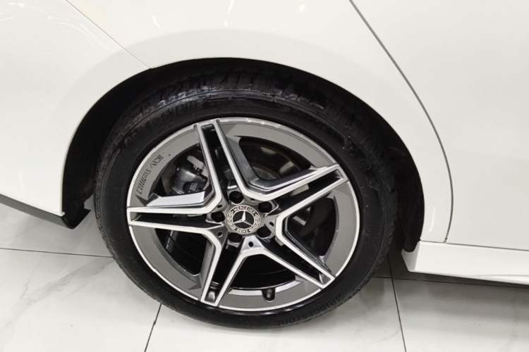 Used Mercedes-Benz CLA 2024-Year Facelifted CLA 200 Right Rear Wheel Hub