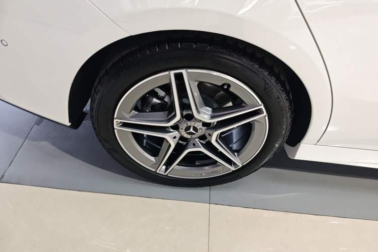 Used Mercedes-Benz CLA 2024 Facelifted CLA 200 Shooting Brake Right Rear Wheel Hub
