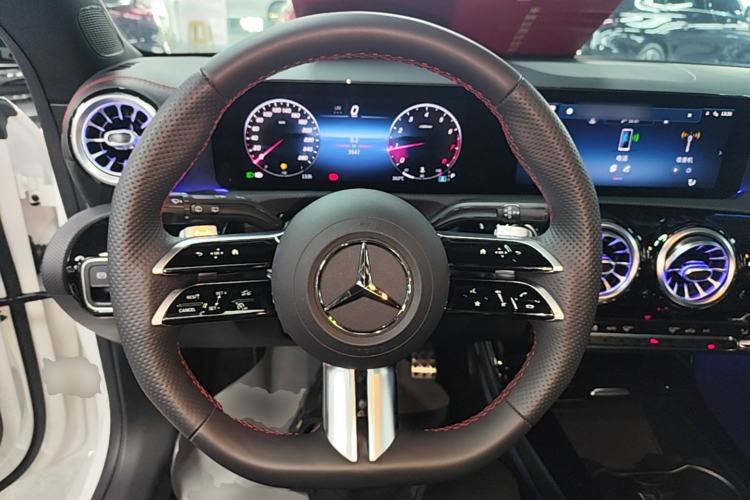 Used Mercedes-Benz CLA 2024 Facelifted CLA 200 Shooting Brake Steering Wheel