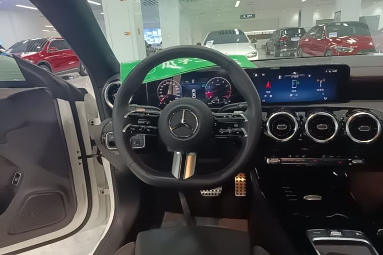 Used Mercedes-Benz CLA 2024-Year Facelifted CLA 200 Steering Wheel