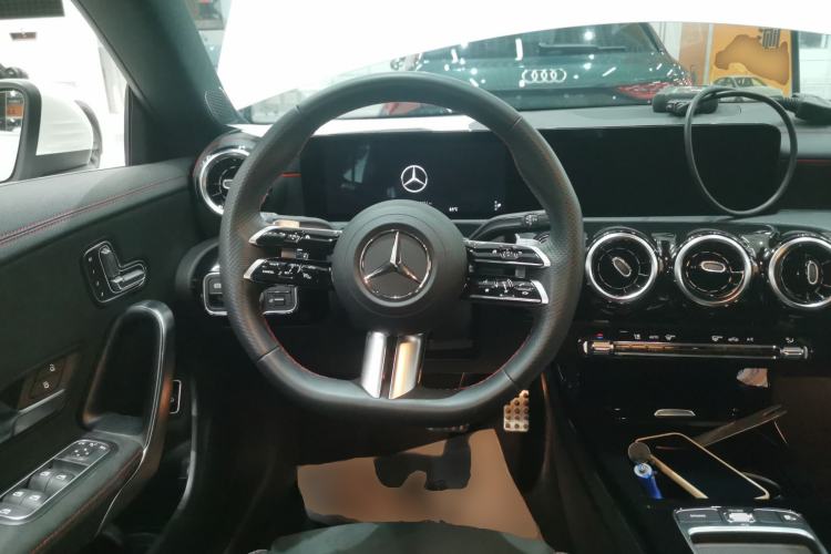 Used Mercedes-Benz CLA 2024 Facelifted CLA 200 Shooting Brake Steering Wheel