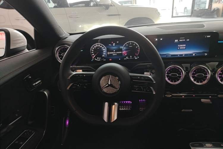 Used Mercedes-Benz CLA 2024-Year Facelifted CLA 200 Steering Wheel