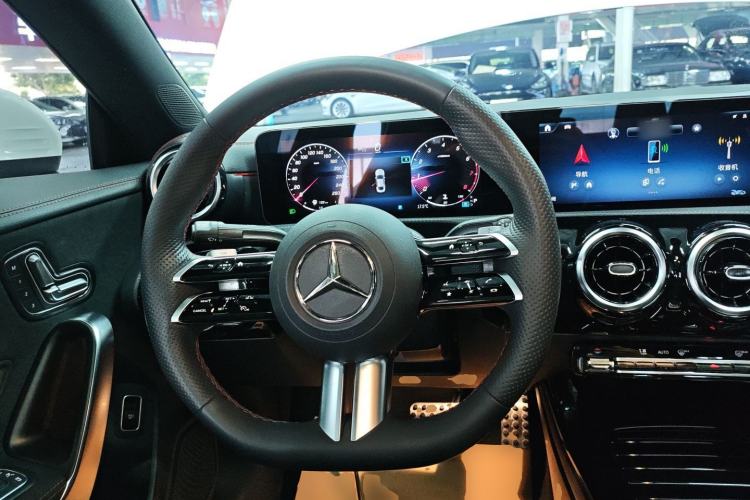 Used Mercedes-Benz CLA 2024-Year Facelifted CLA 200 Steering Wheel