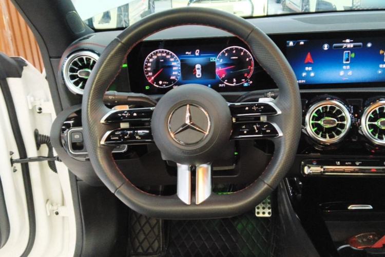 Used Mercedes-Benz CLA 2024-Year Facelifted CLA 200 Steering Wheel
