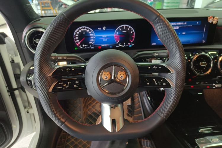 Used Mercedes-Benz CLA 2024 CLA 200 Shooting Brake Steering Wheel