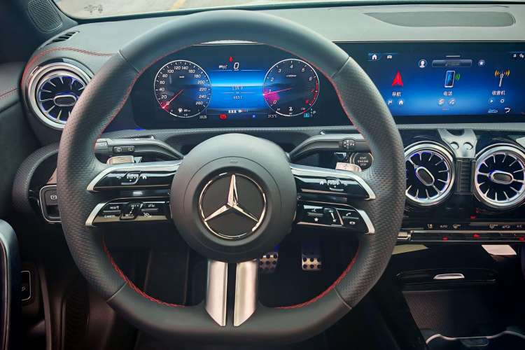 Used Mercedes-Benz CLA 2024 CLA 200 Shooting Brake Steering Wheel