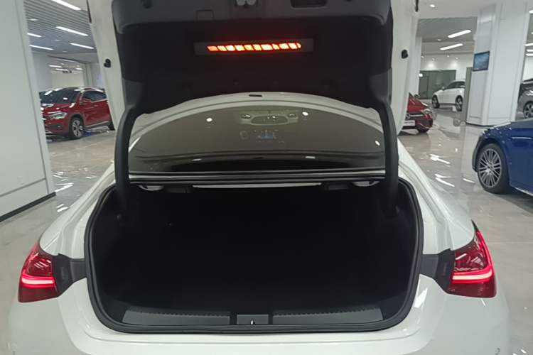 Used Mercedes-Benz CLA 2024-Year Facelifted CLA 200 Trunk