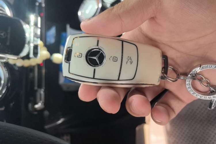 Used Mercedes-Benz CLA 2024-Year Facelifted CLA 200 Vehicle Key