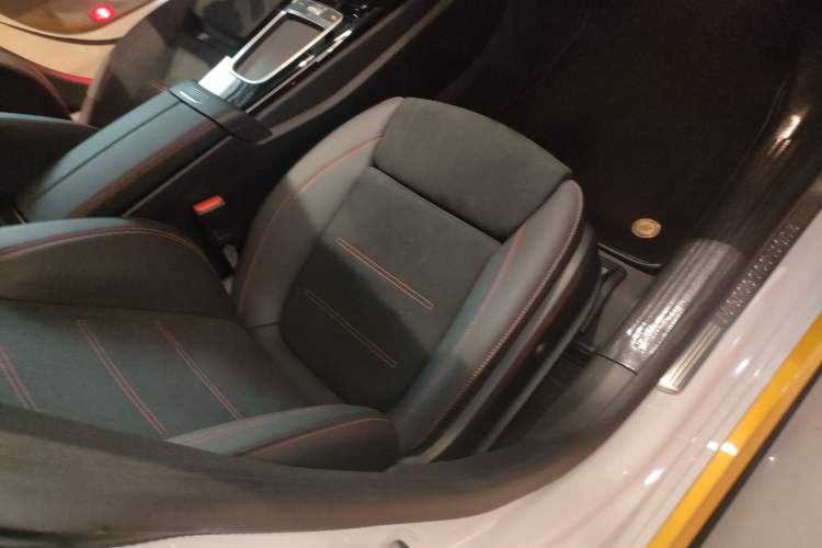 Used Mercedes-Benz CLA 2024 CLA 200 Right Front Seat