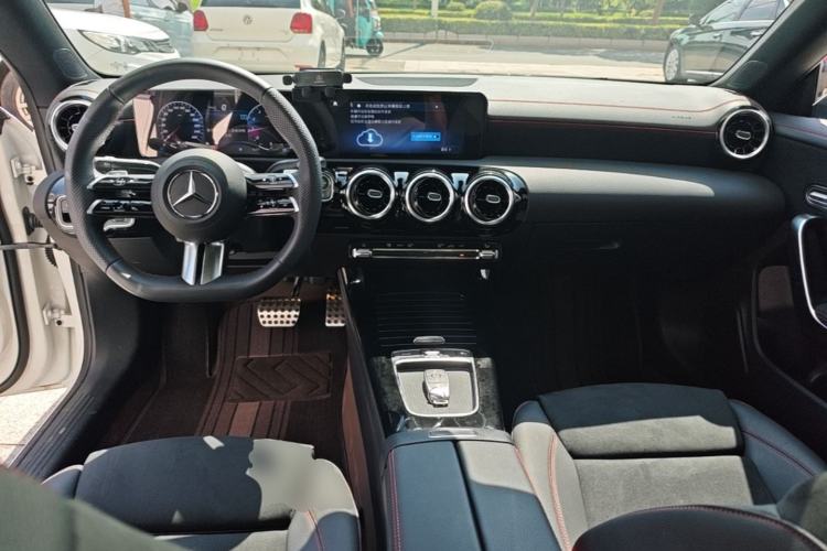 Used Mercedes-Benz CLA 2025 CLA 200 Center Console