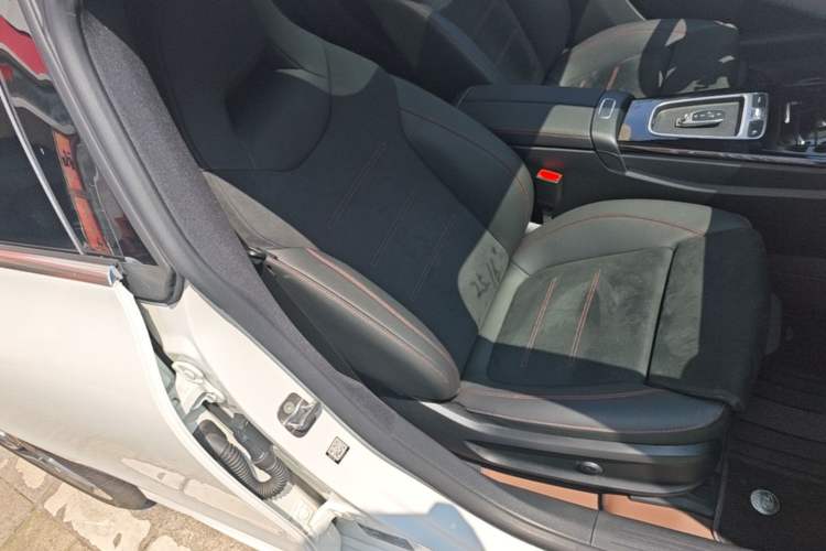 Used Mercedes-Benz CLA 2025 CLA 200 Right Front Seat
