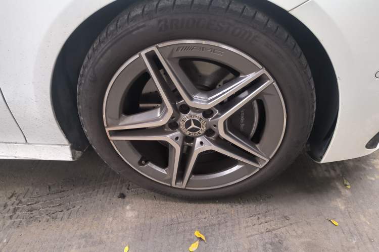 Used Mercedes-Benz CLA 2025 CLA 200 Right Front Wheel Hub