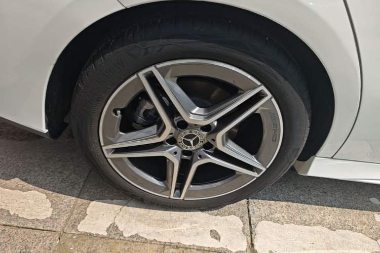 Used Mercedes-Benz CLA 2025 CLA 200 Right Rear Wheel Hub