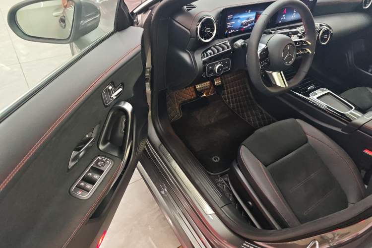 Used Mercedes-Benz CLA 2026 CLA 200 Shooting Brake Driver Seat