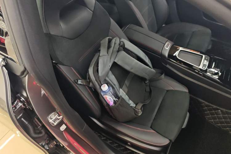 Used Mercedes-Benz CLA 2026 CLA 200 Shooting Brake Right Front Seat