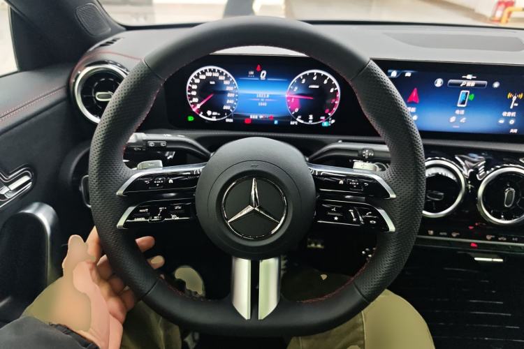 Used Mercedes-Benz CLA 2026 CLA 200 Shooting Brake Steering Wheel