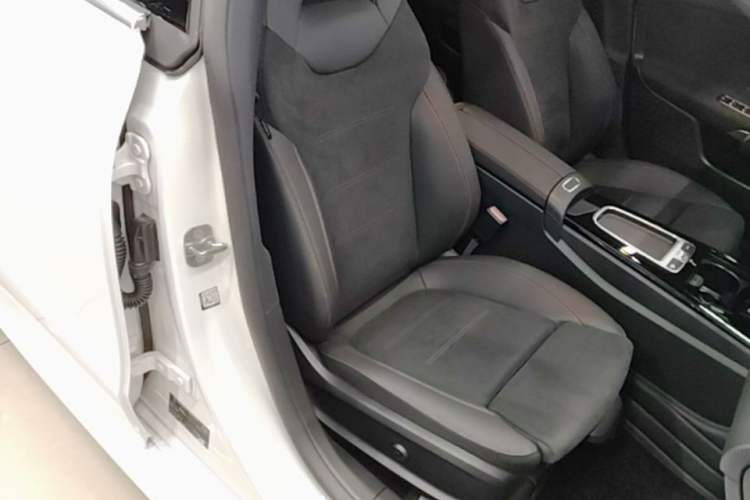 Used Mercedes-Benz CLA 2026 CLA 200 Shooting Brake Right Front Seat